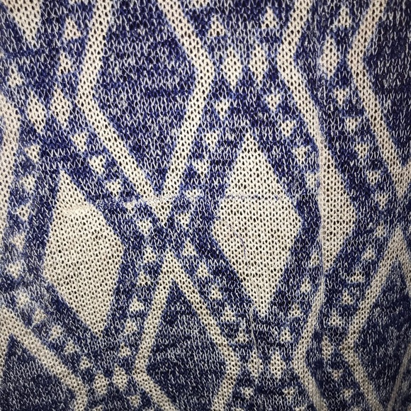 Unicorn knit Sarah by Lularoe - Picture 2 of 3